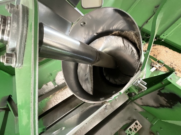 Photo of 2016 John Deere S670