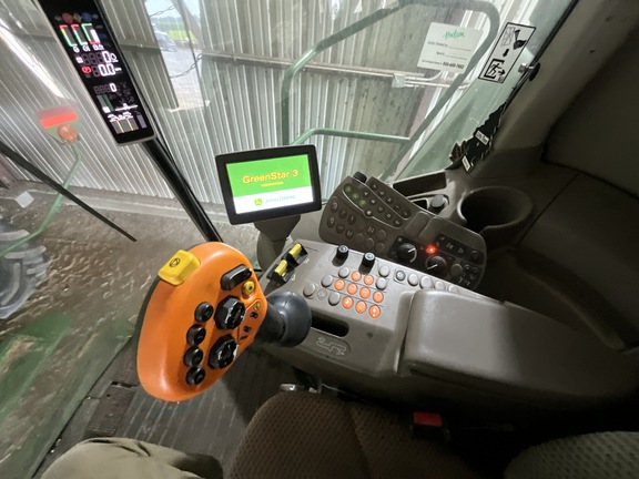 Photo of 2016 John Deere S670