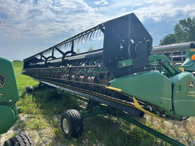 2004 John Deere 630F Combine Platforms
