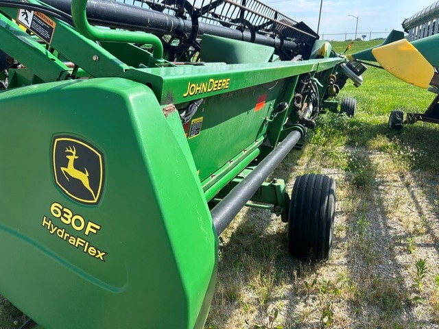 2004 John Deere 630F Combine Platforms
