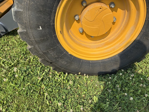 2024 John Deere 324 P - Photo10