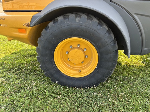 2024 John Deere 324 P - Photo15