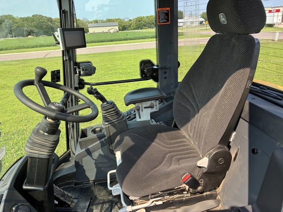 2024 John Deere 324 P - Photo33