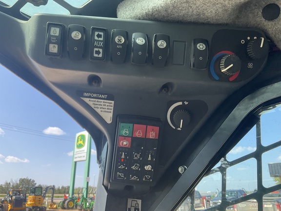2014 John Deere 323E