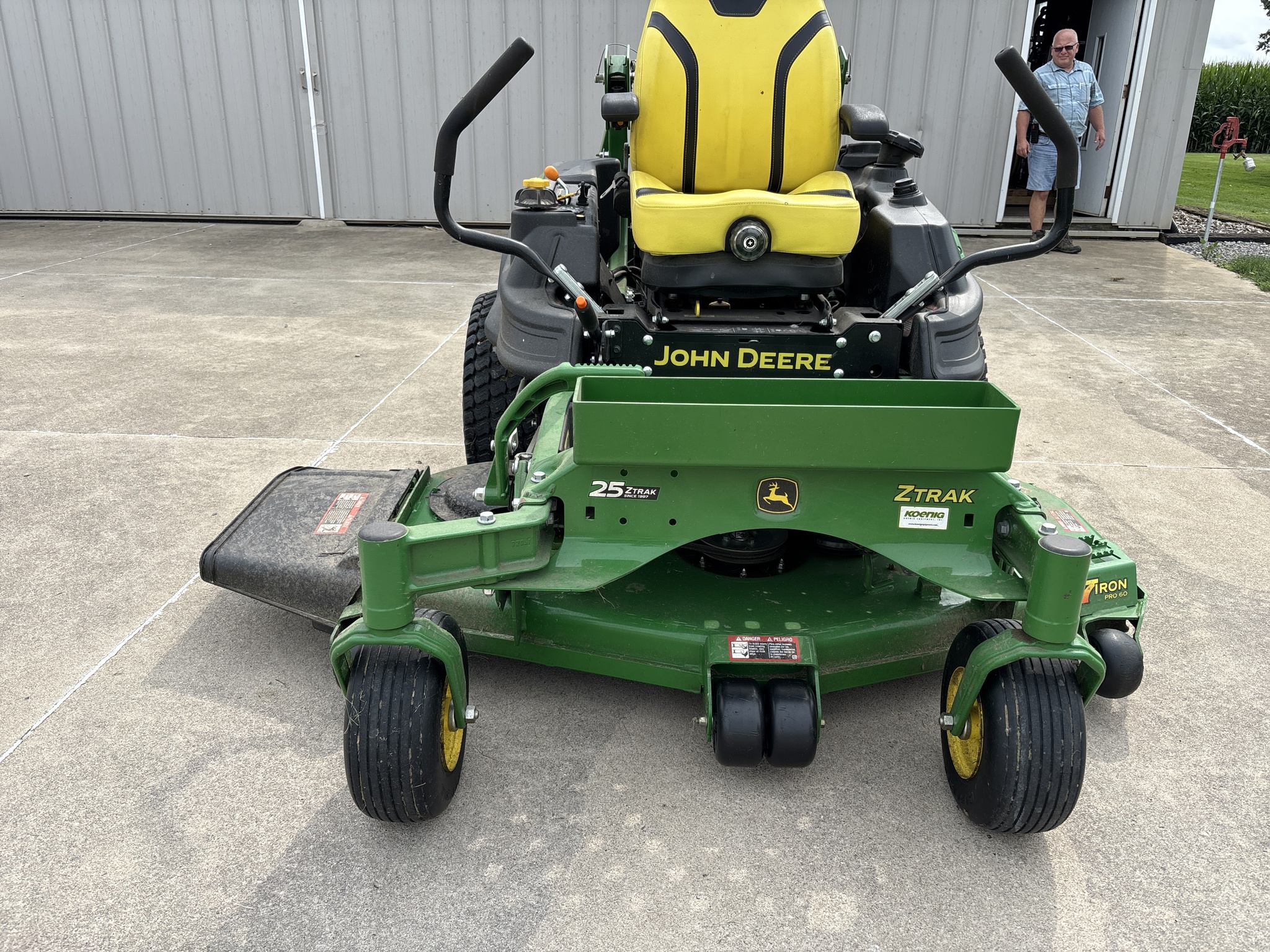 Used 2022 John Deere Z930M Zero Turn Mowers at Koenig Equipment in Urbana, OH - PhotoXL5