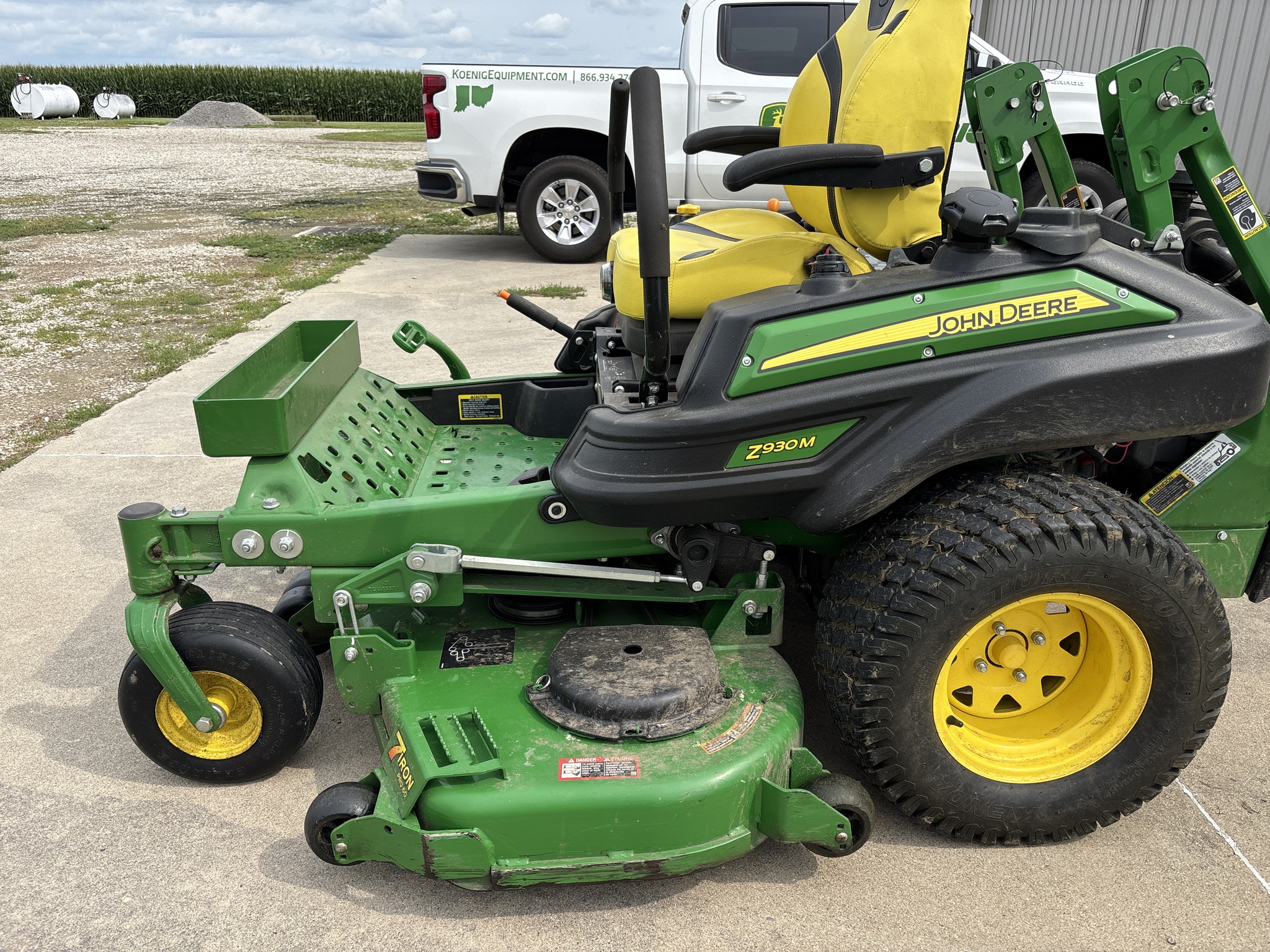 Used 2022 John Deere Z930M Zero Turn Mowers at Koenig Equipment in Urbana, OH - PhotoXL6