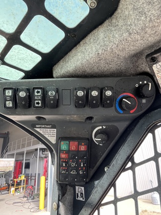 2018 John Deere 332G