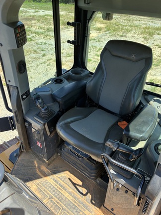 2022 John Deere 700L
