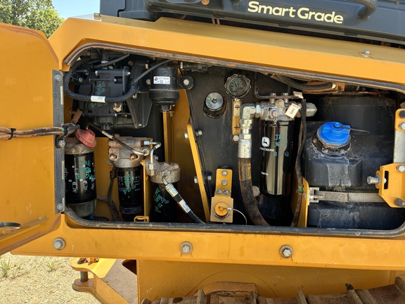 2022 John Deere 700L
