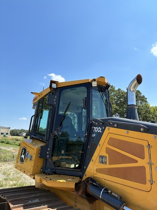2022 John Deere 700L