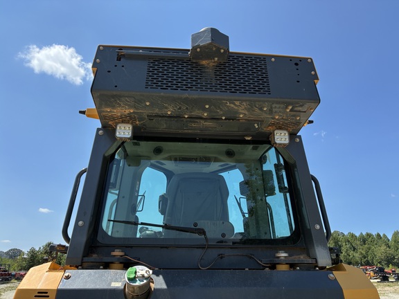 2022 John Deere 700L