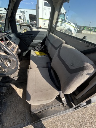 Used 2022 John Deere XUV 835R ATVs & Gators at Horizon Ag & Turf in Lloydminster, AB - Photo5