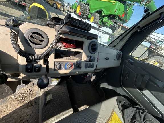 Used 2022 John Deere XUV 835R ATVs & Gators at Horizon Ag & Turf in Lloydminster, AB - Photo6