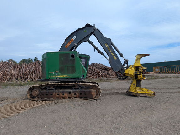 2021 John Deere 853M