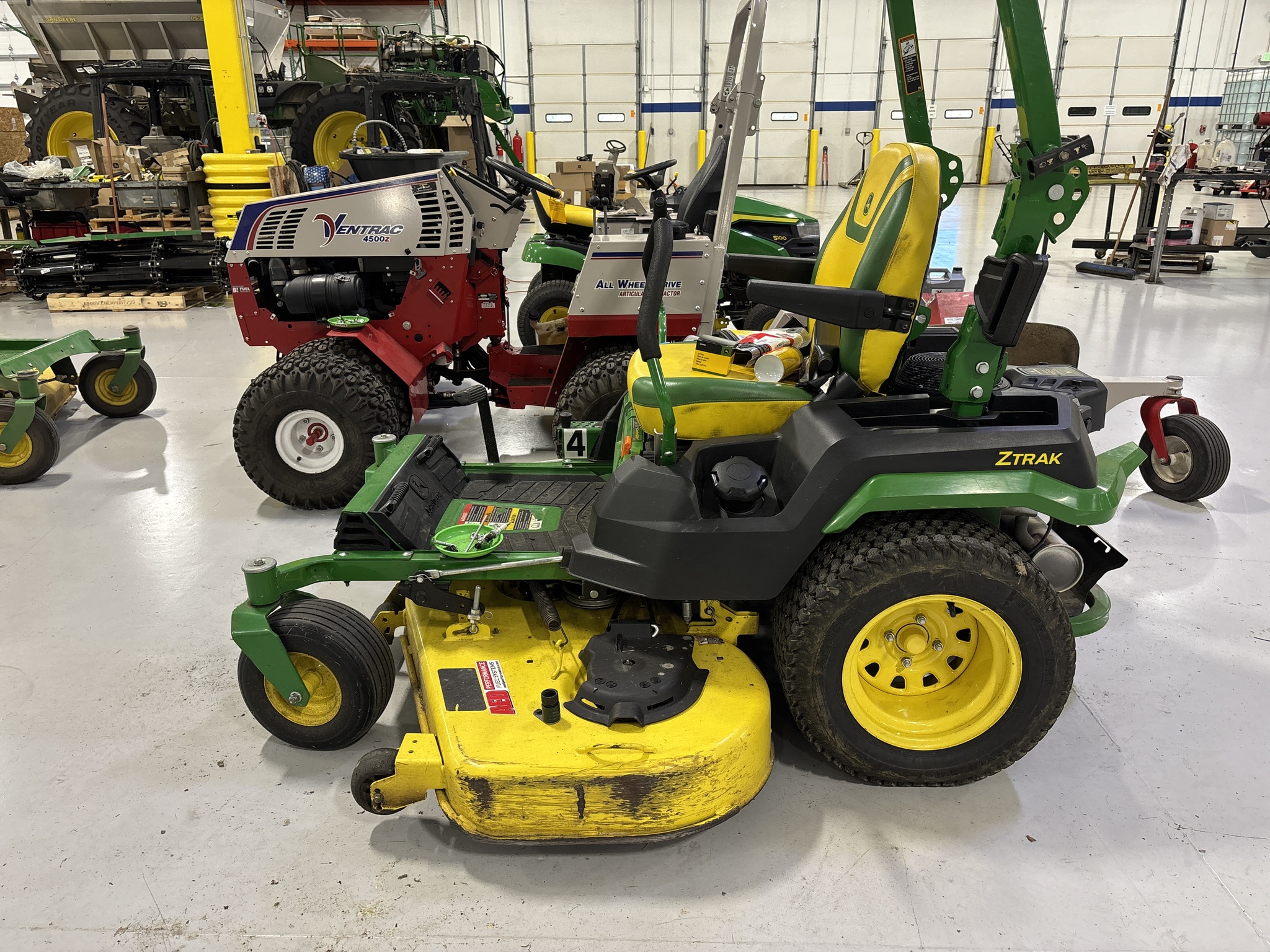 Used 2022 John Deere Z545 Zero Turn Mowers at Koenig Equipment in Knightstown, IN - PhotoXL4