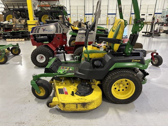Used 2022 John Deere Z545 Zero Turn Mowers at Koenig Equipment in Knightstown, IN - Photo4