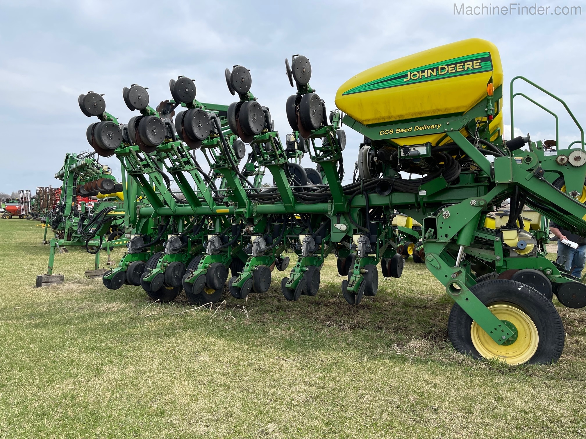 2009 John Deere 1790 | Planters: Drawn | MachineFinder