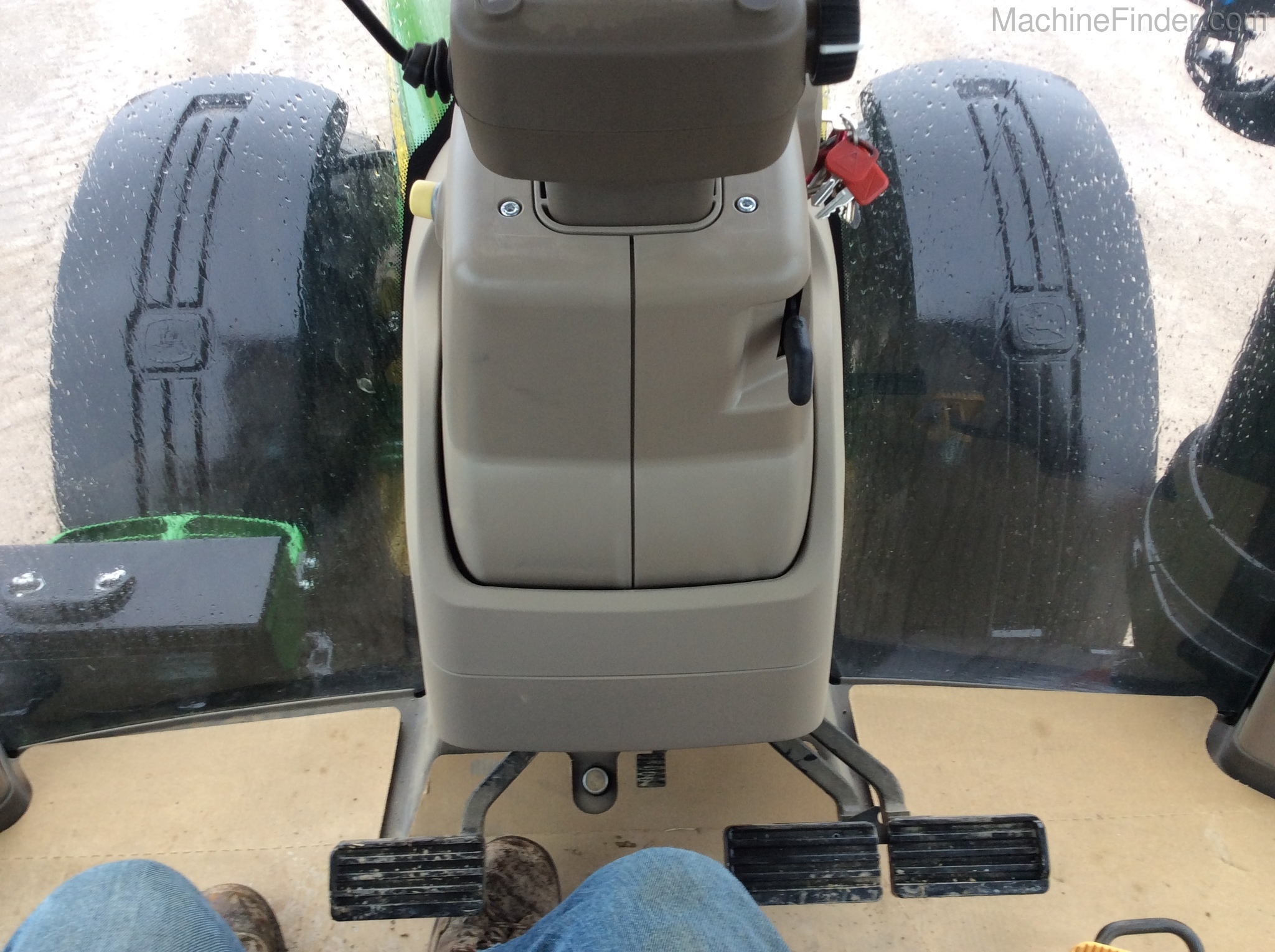 2016 John Deere 8245R Image 9