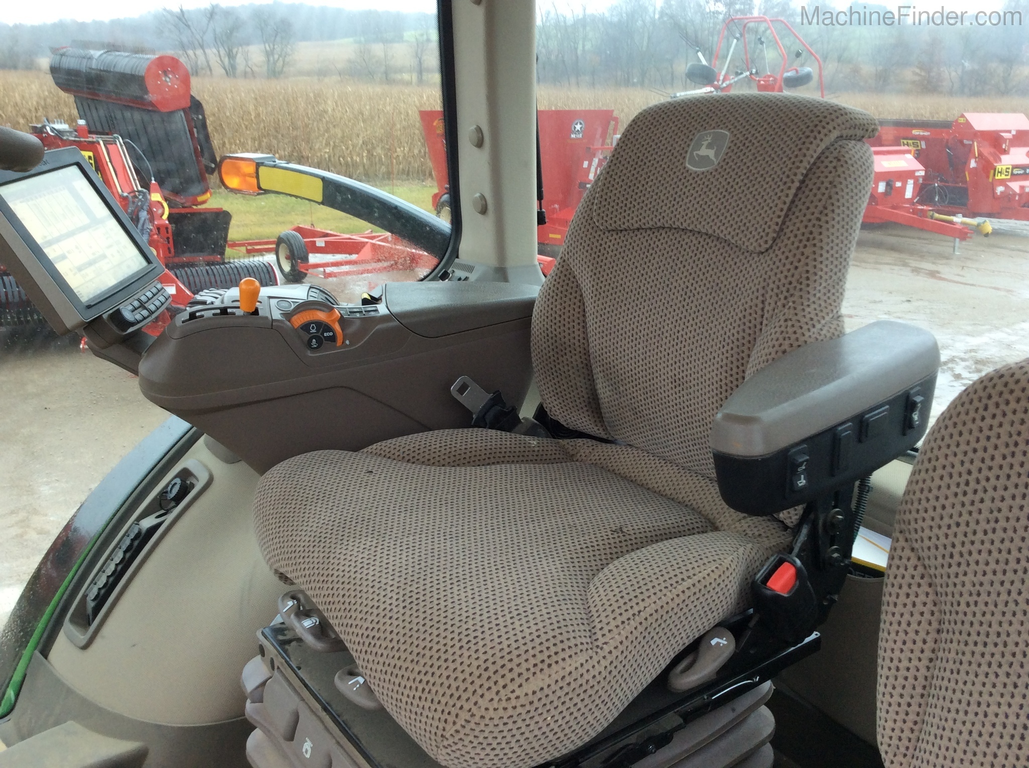 2016 John Deere 8245R Image 10