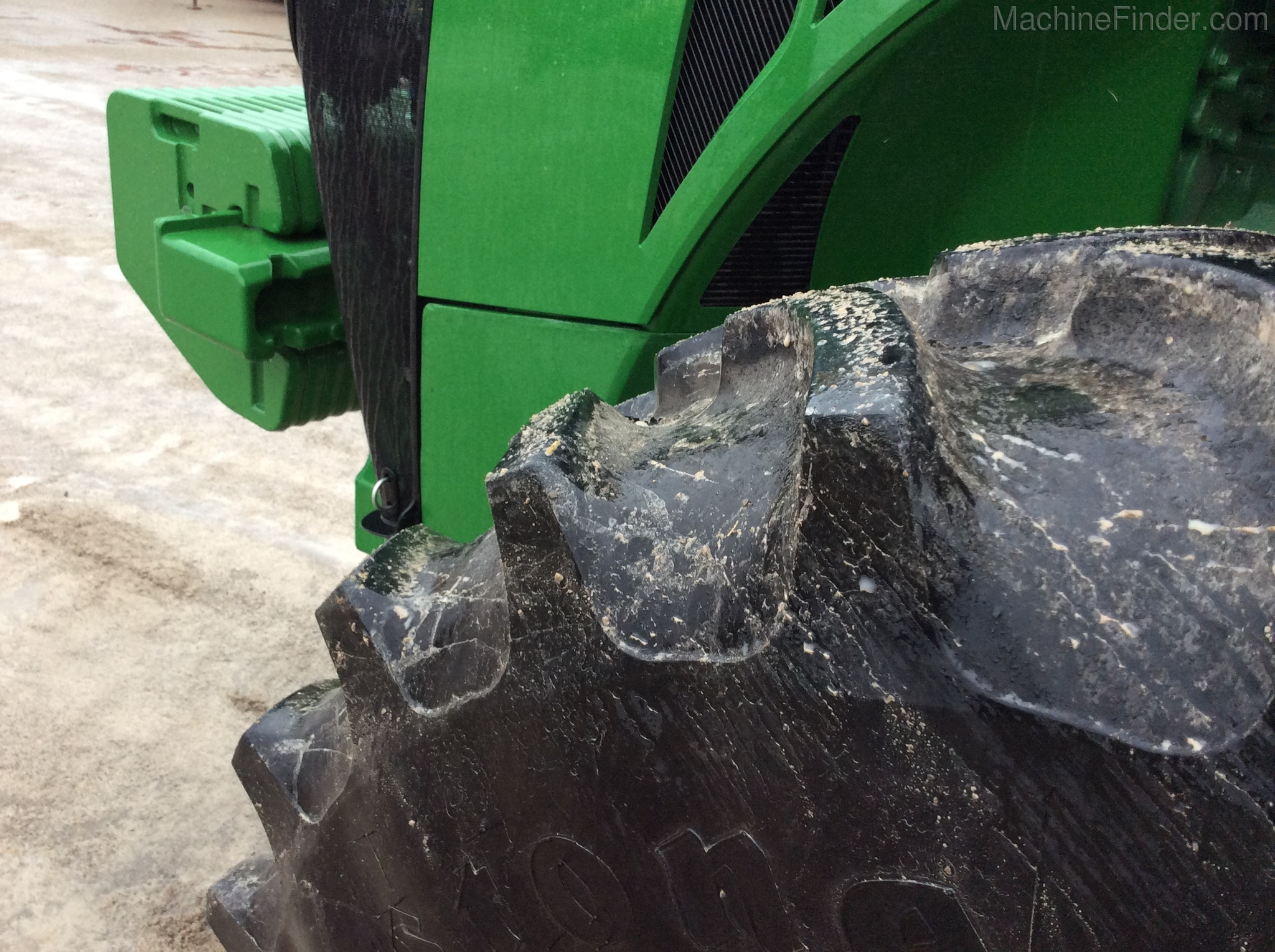 2016 John Deere 8245R Image 16