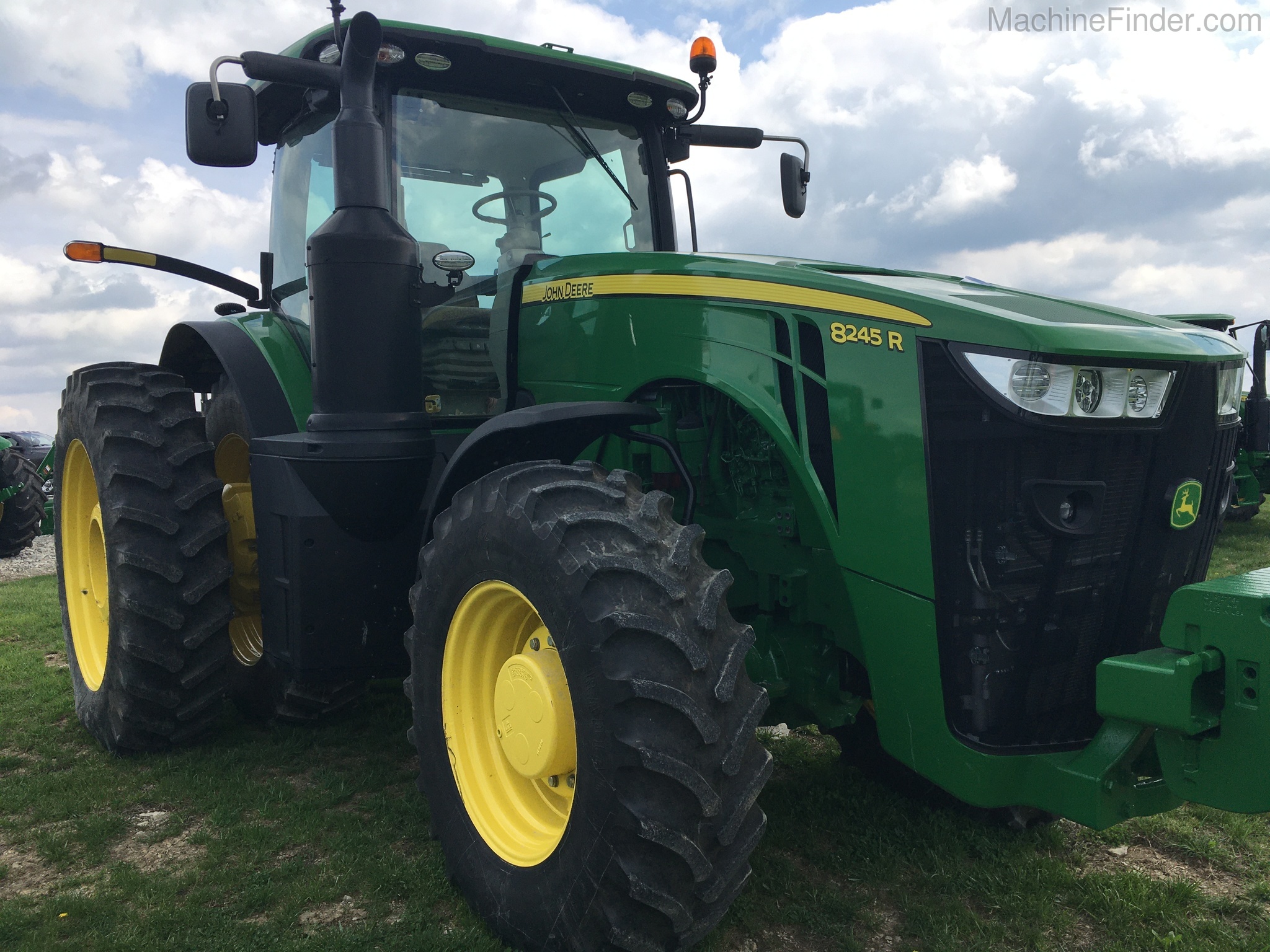2016 John Deere 8245R Image 2
