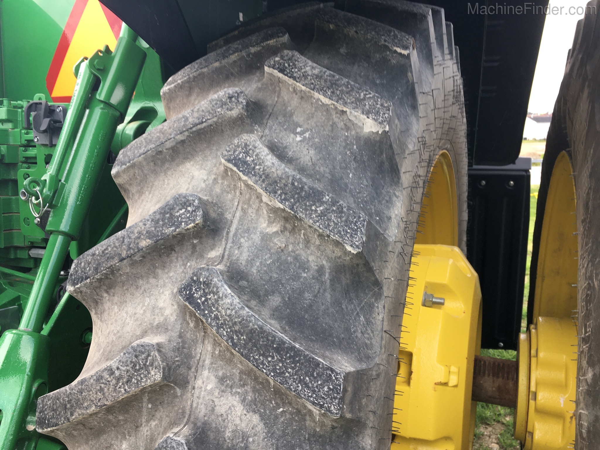 2016 John Deere 8245R Image 6