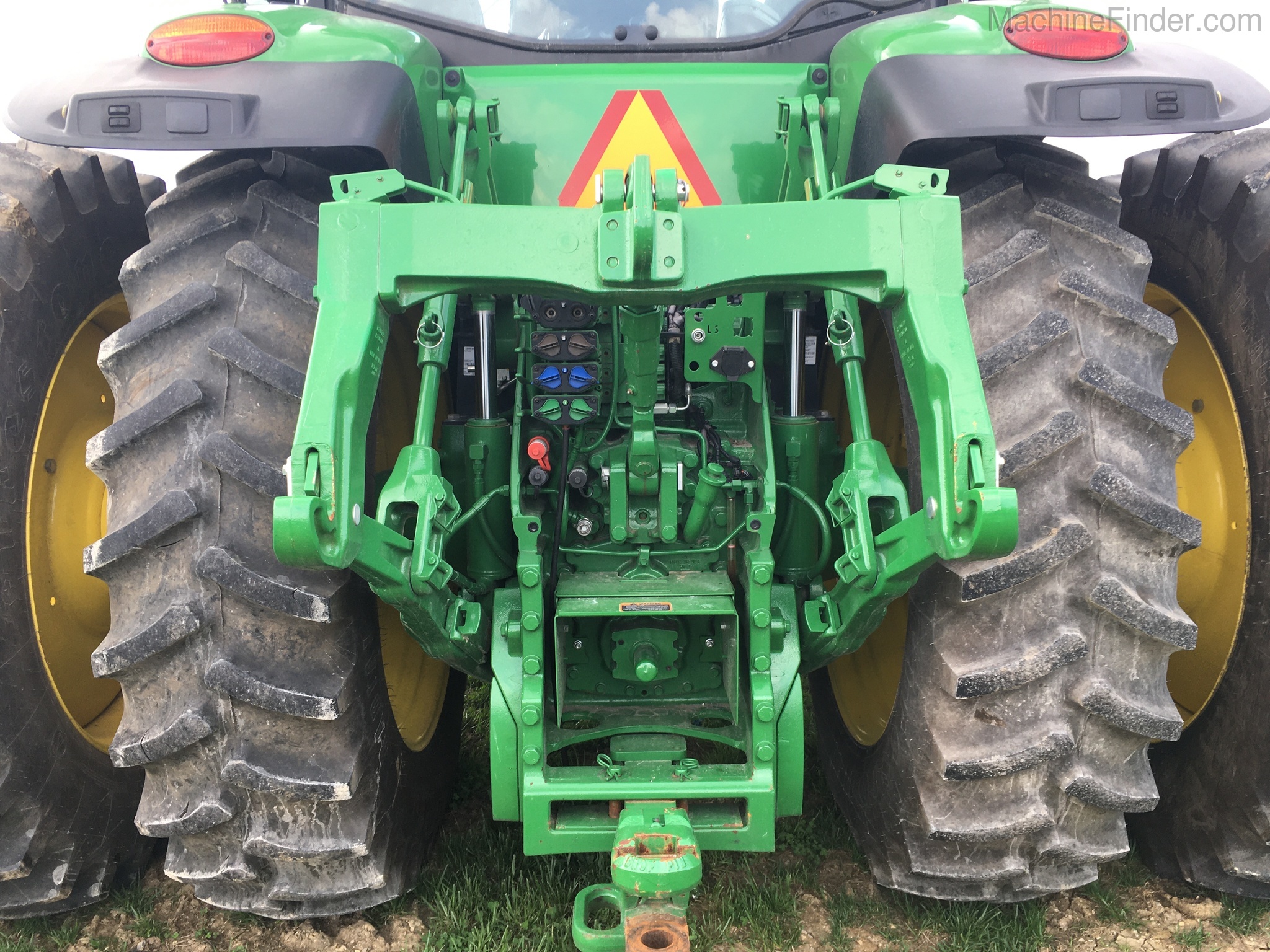 2016 John Deere 8245R Image 18