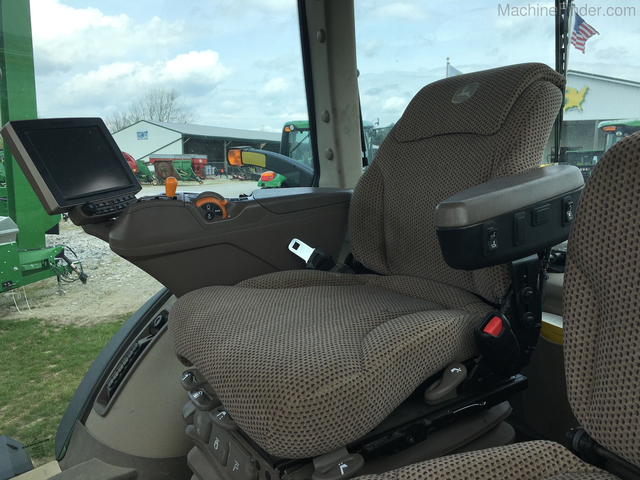 2016 John Deere 8245R Image 20