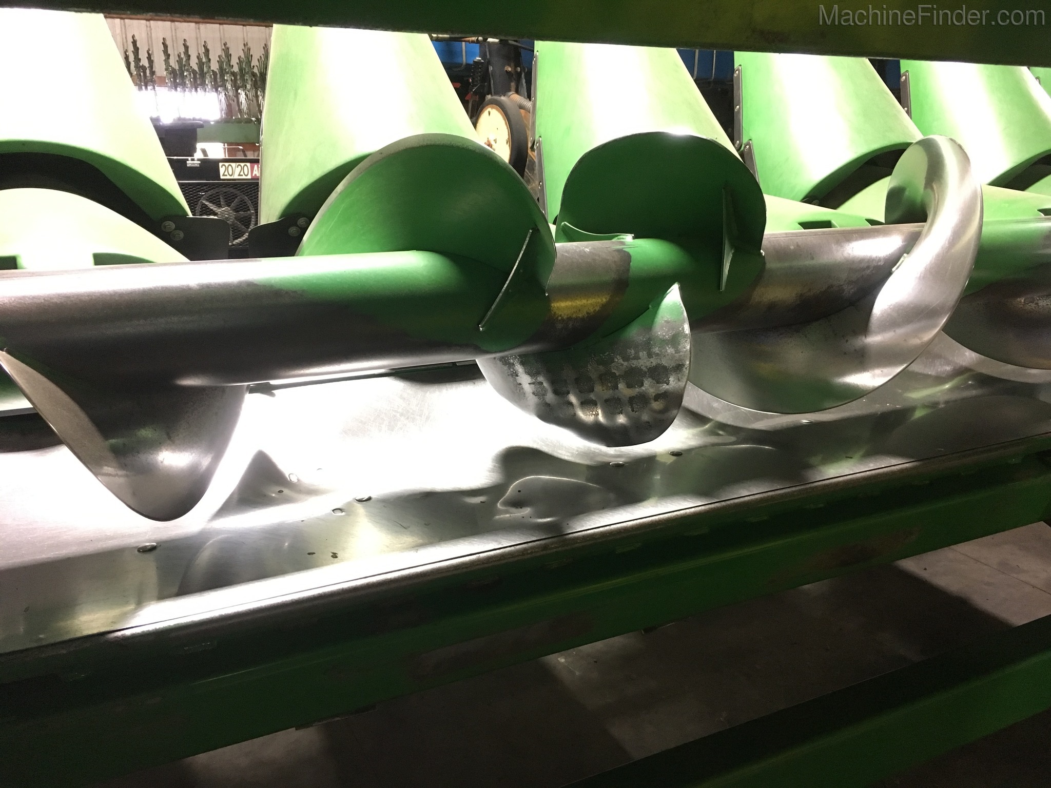 2010 John Deere 608C Image 9