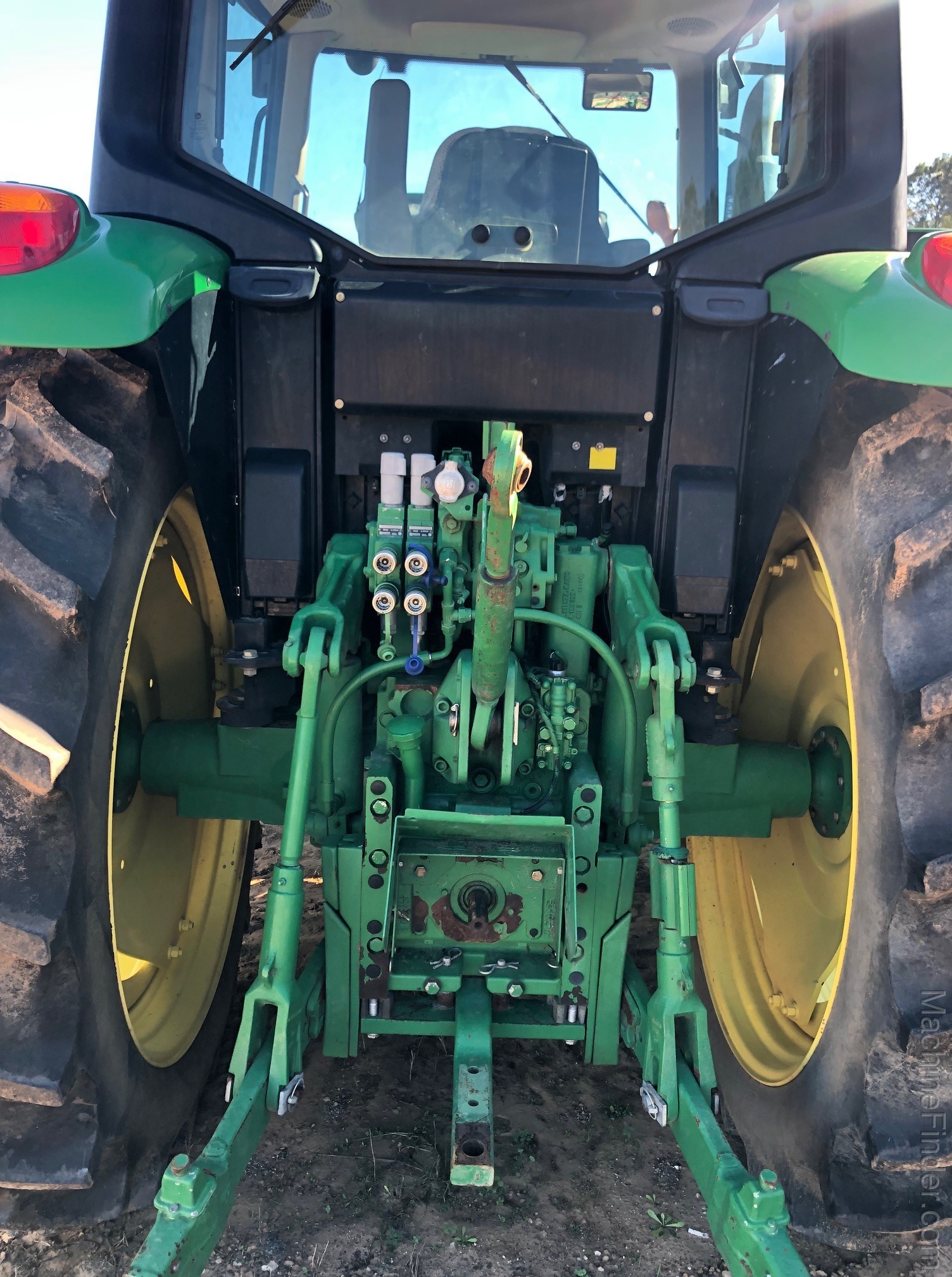 2013 John Deere 6105M Image 4