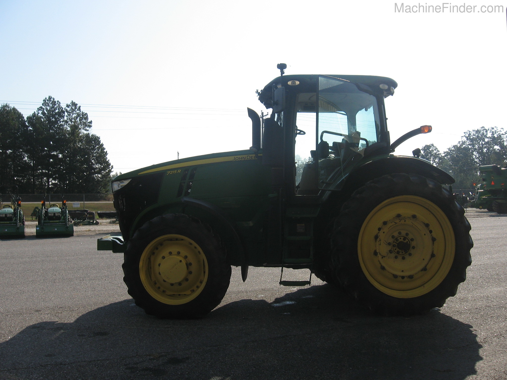 2011 John Deere 7215R Image 6