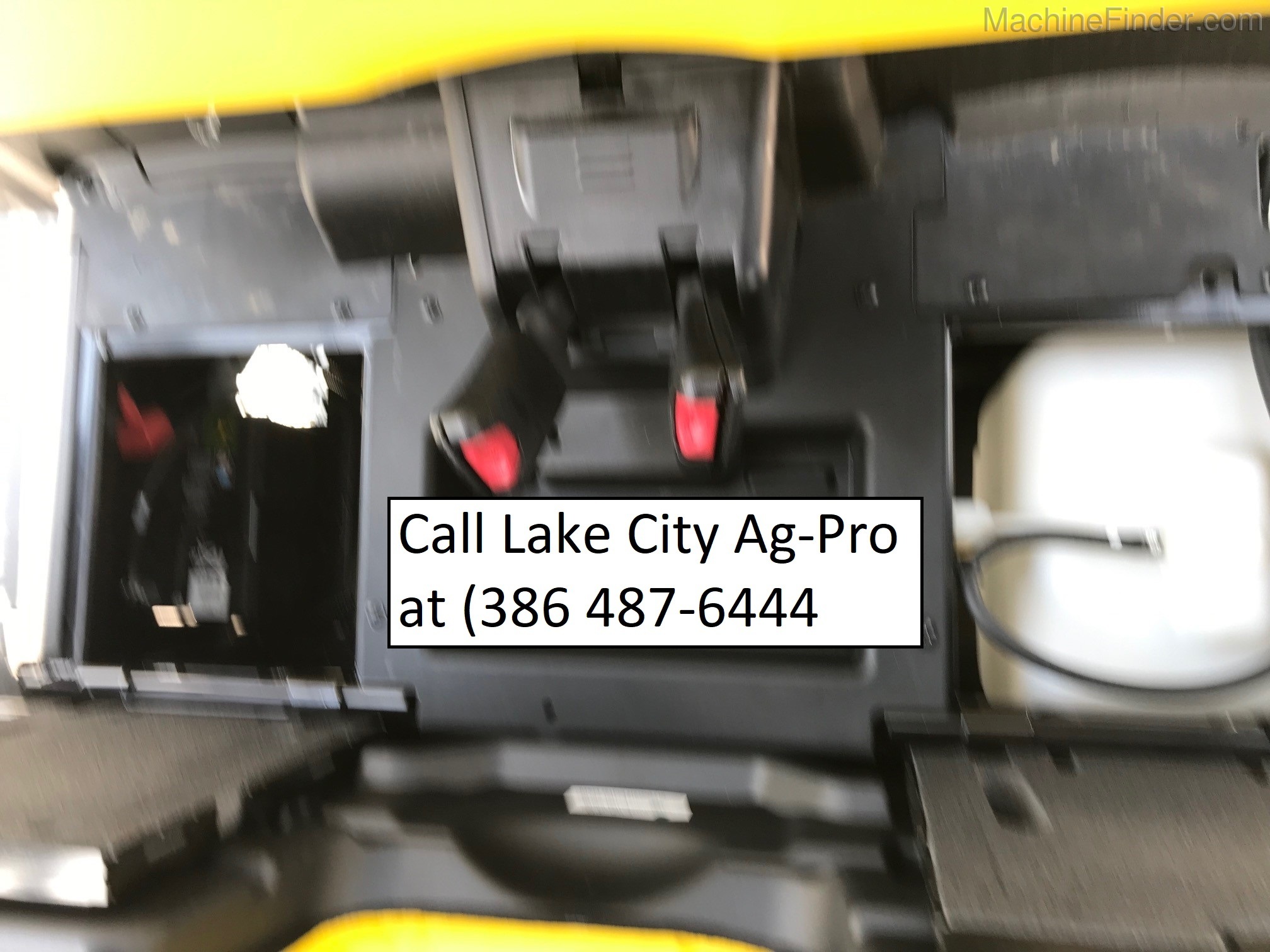 2020 John Deere 560E S4 Image 9