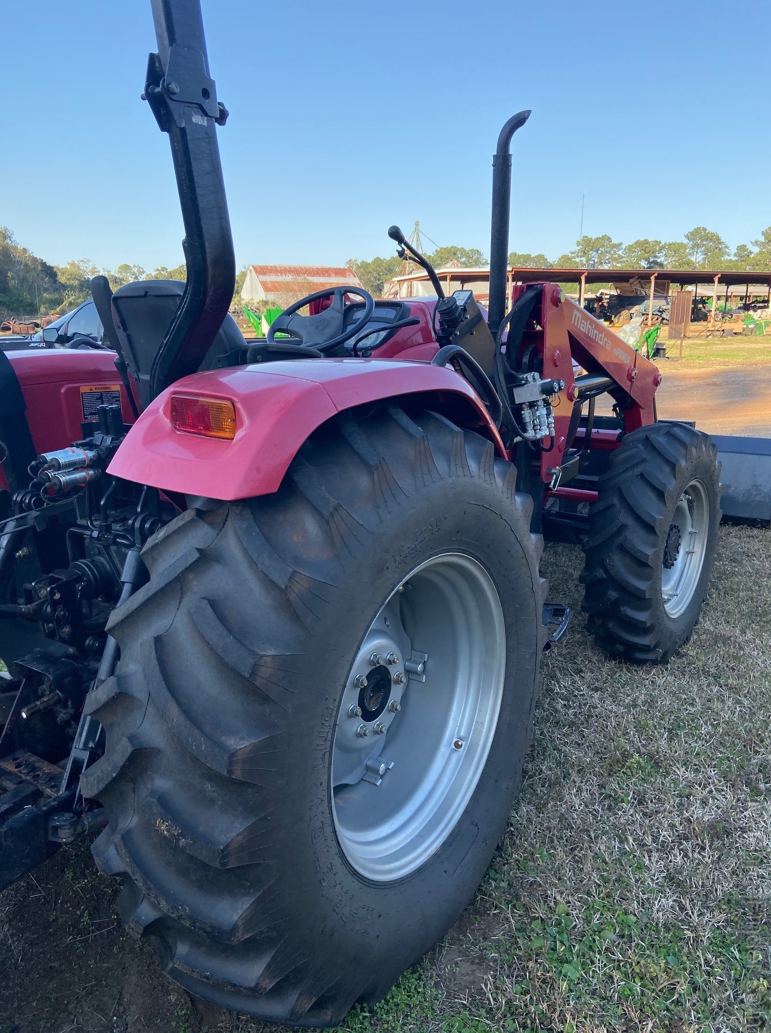 2017 Mahindra MH M85 Image 3