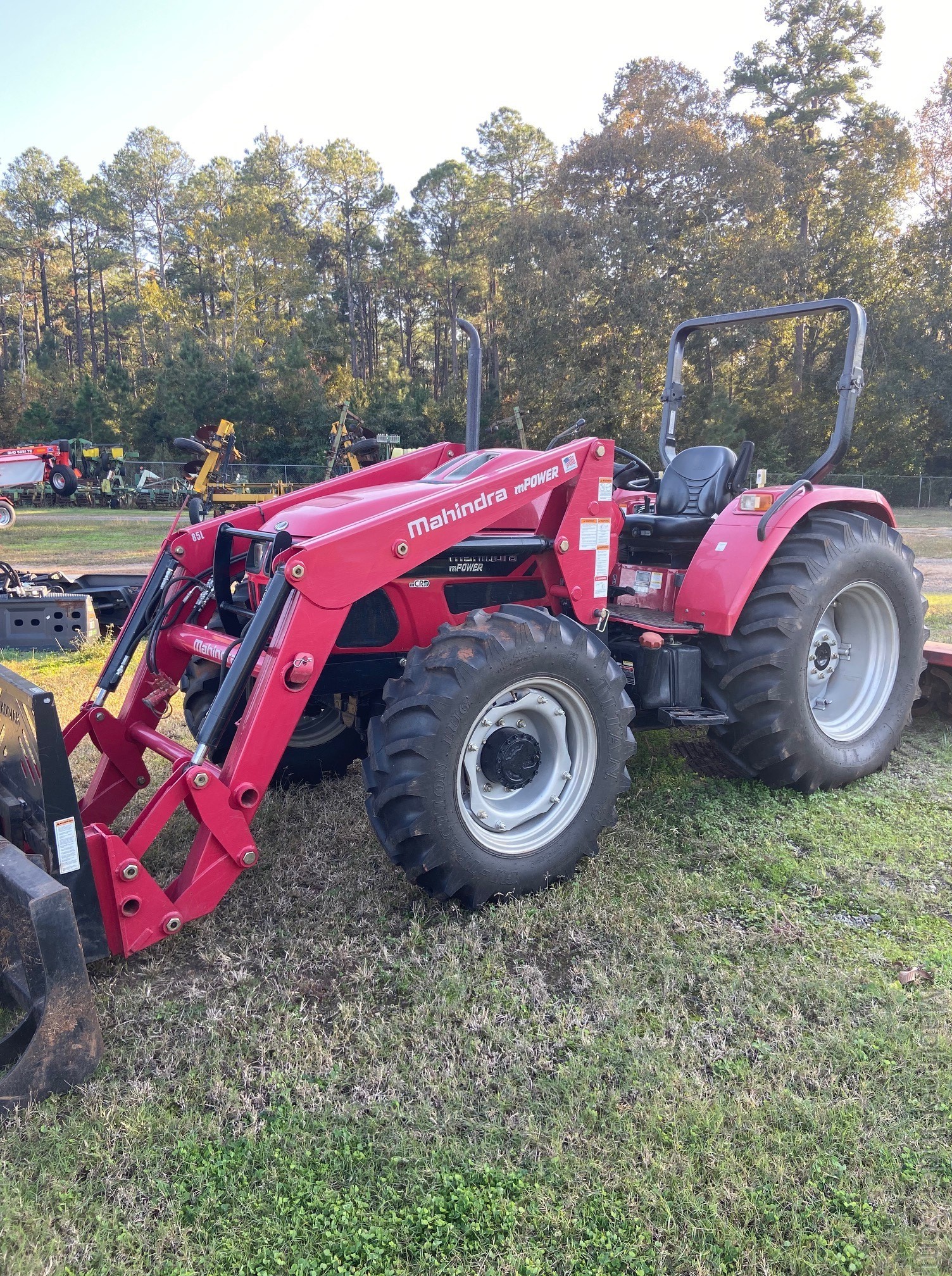 2017 Mahindra MH M85 Image 8