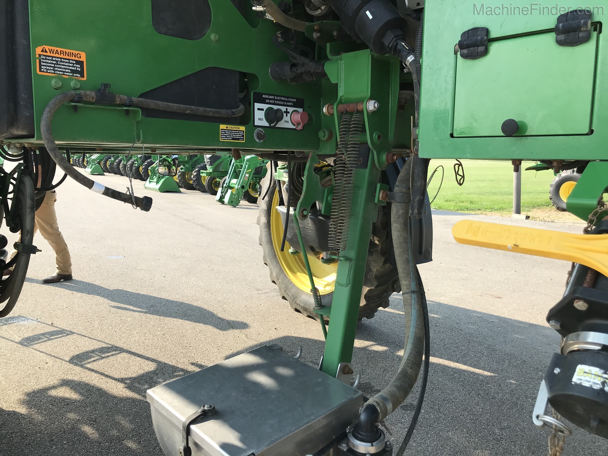 2016 John Deere R4038 Image 19
