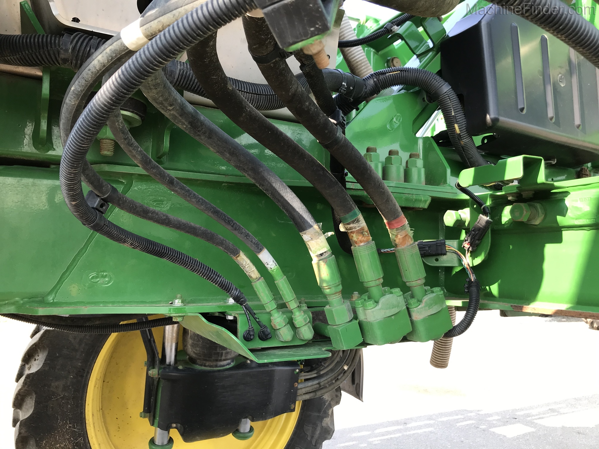 2016 John Deere R4038 Image 23