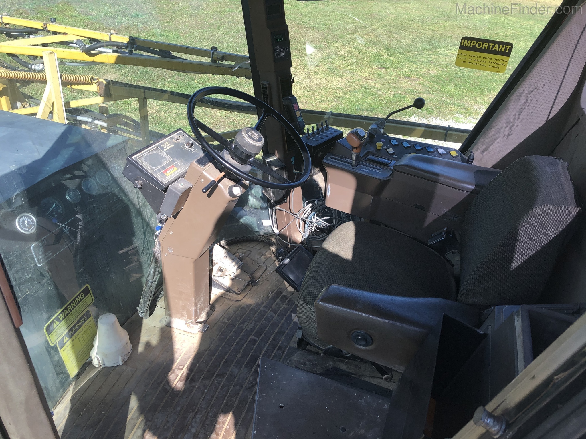 1998 RoGator 854 Image 13