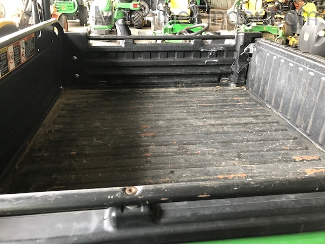 2016 John Deere 825i Image 6