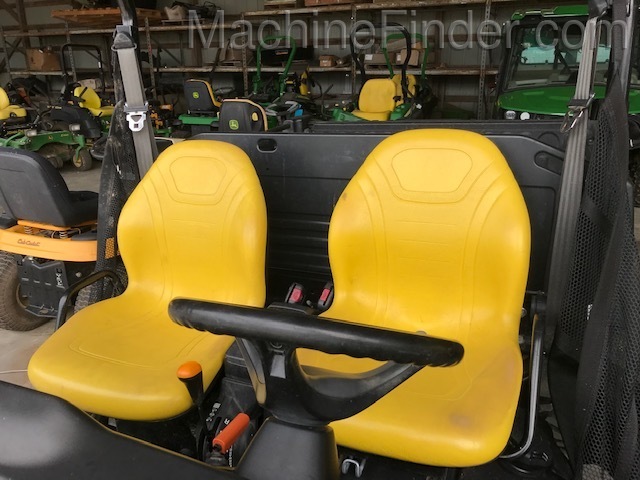 2016 John Deere 825i Image 4