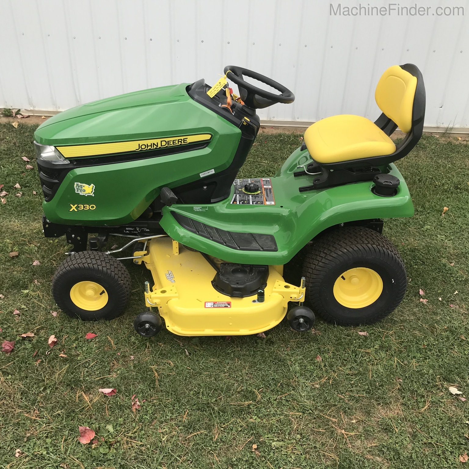 2020 John Deere X330 Image 2
