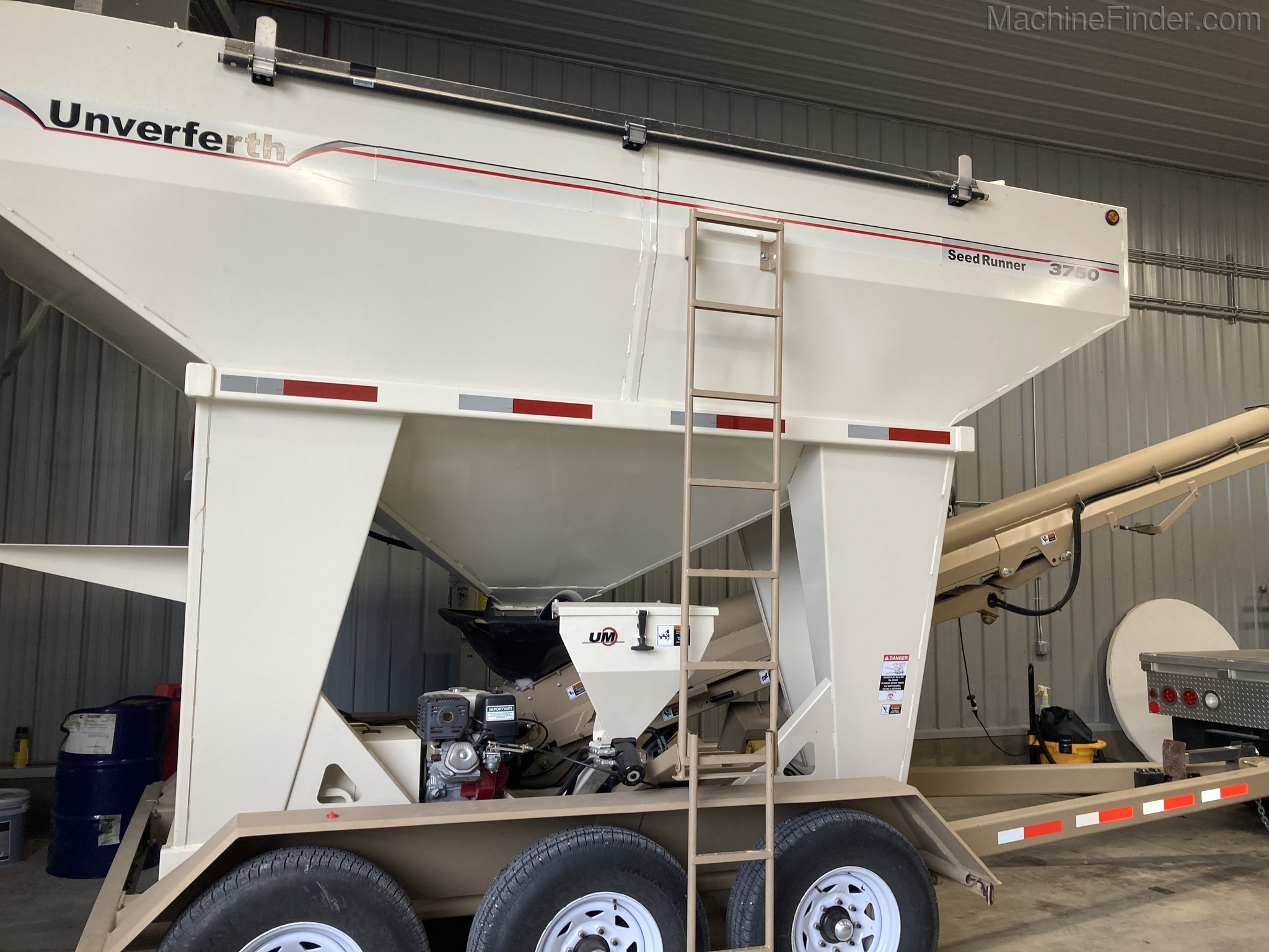 2018 Unverferth 3750 Image 2