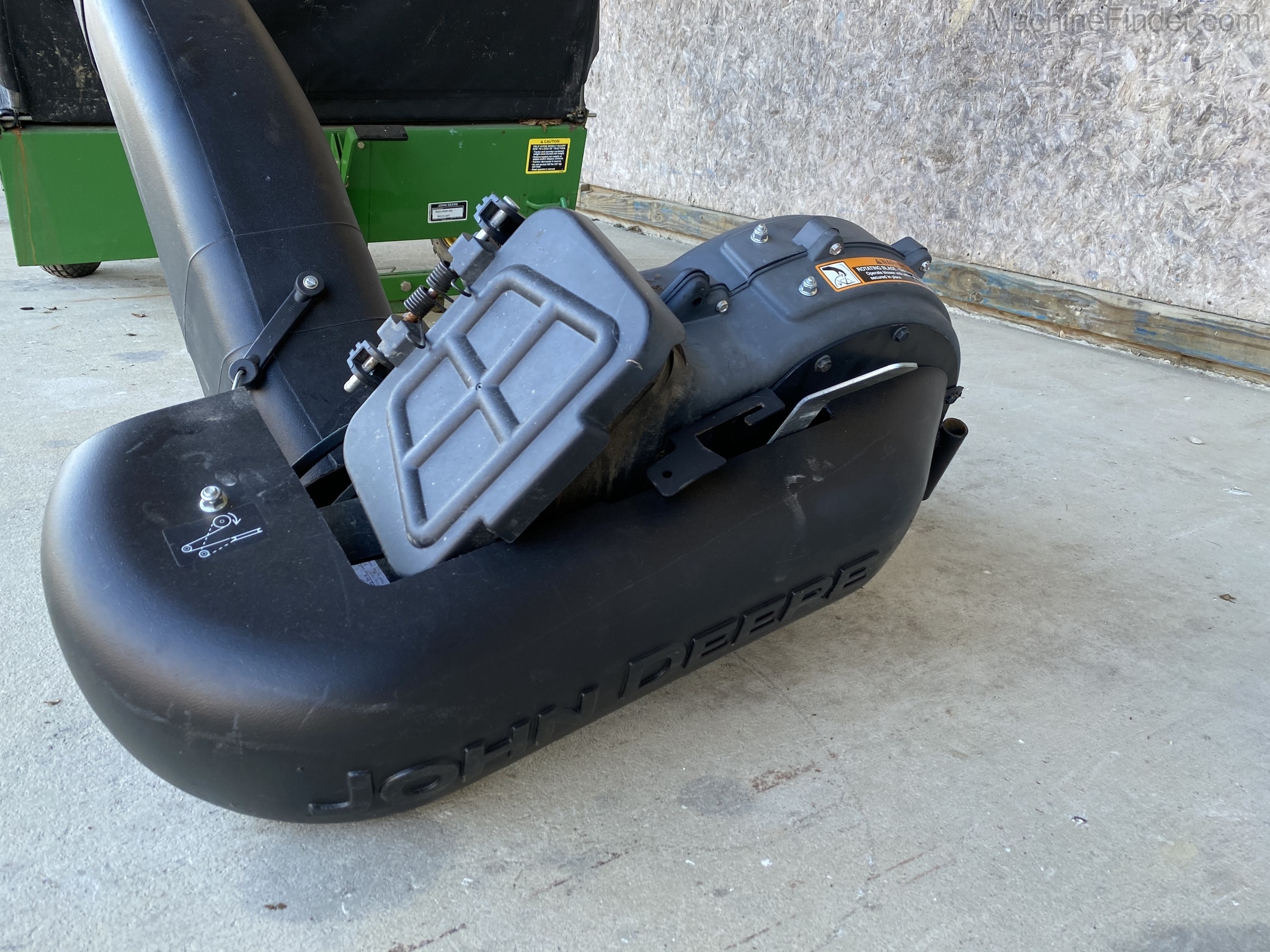 John Deere 519 bagger cart Image 2