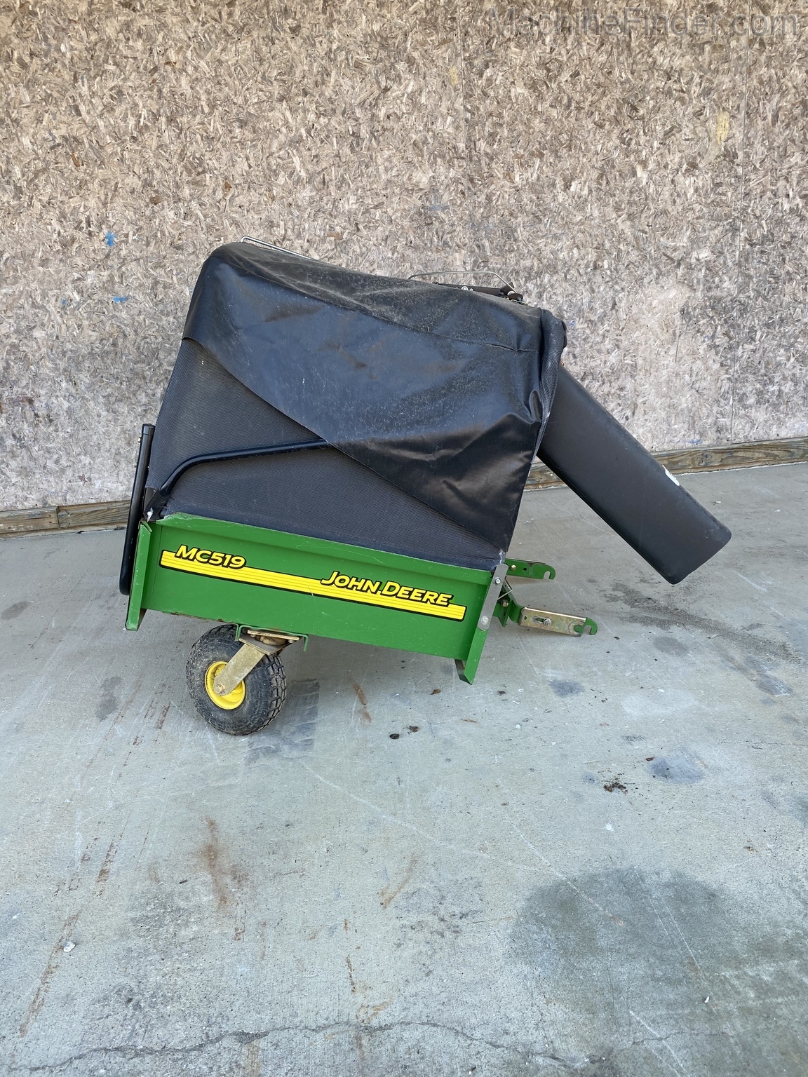 John Deere 519 bagger cart Image 4