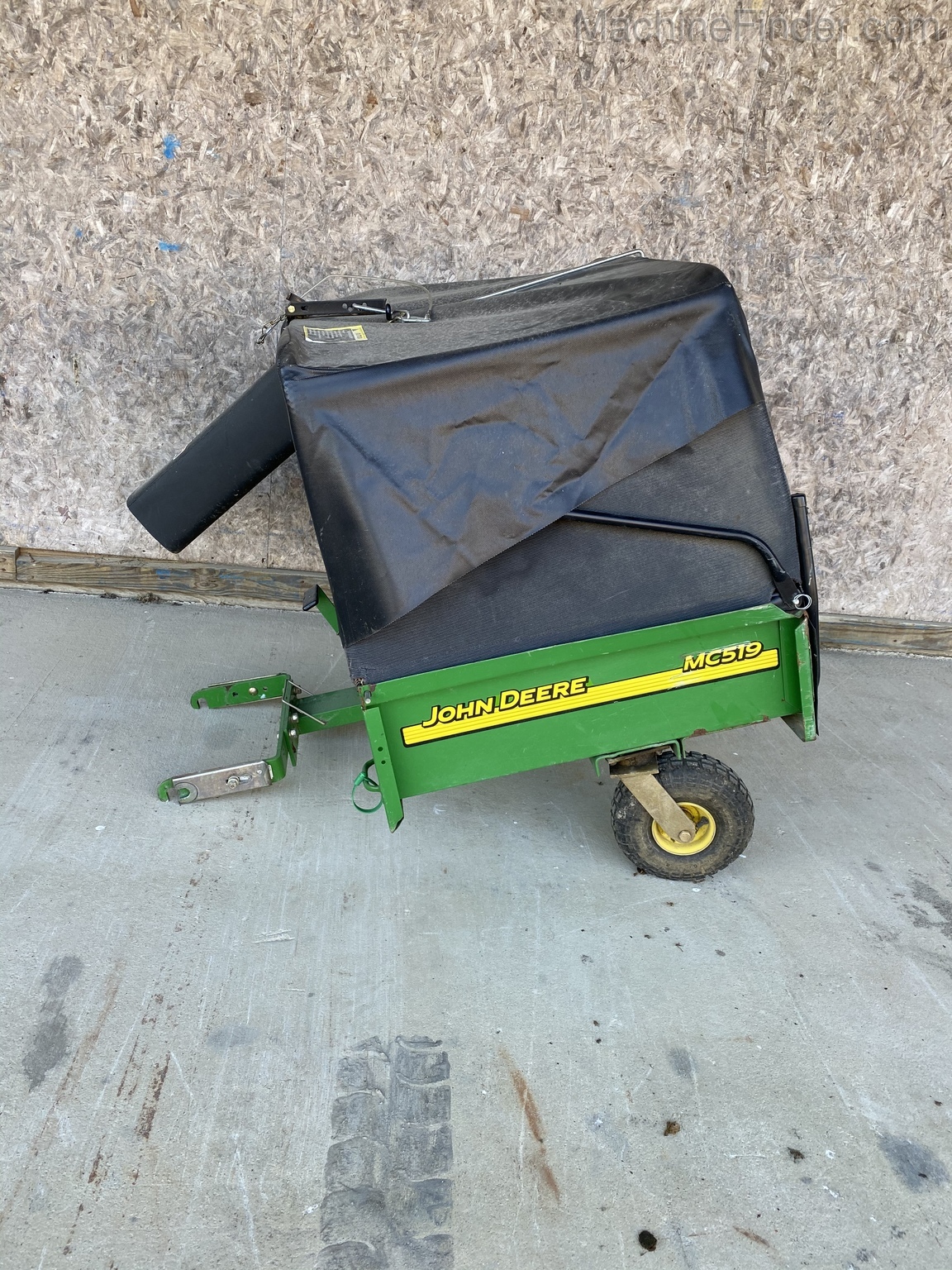 John Deere 519 bagger cart Image 5