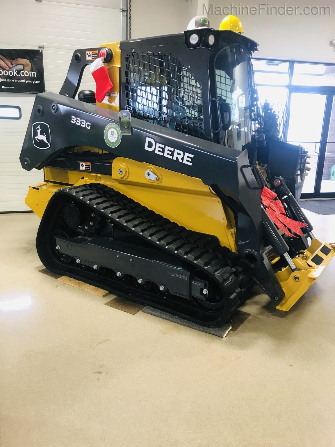 2020 John Deere 333G Image 3