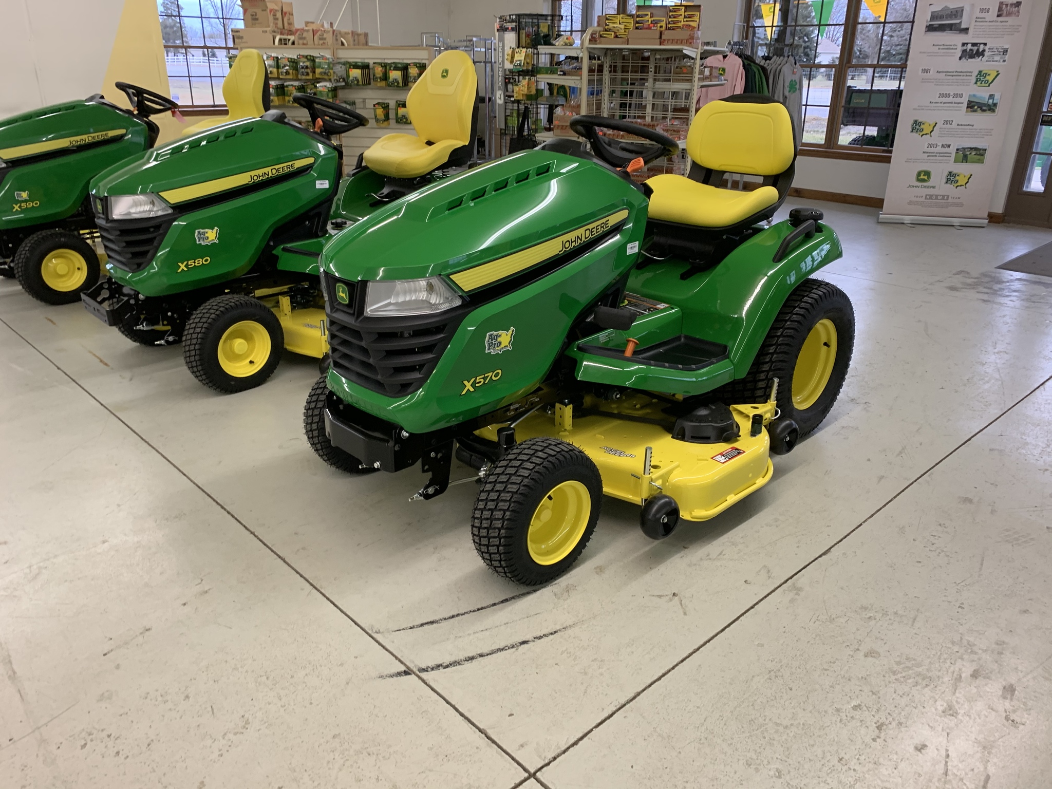 2022 John Deere X570 Lawn & Garden Tractors Milan, OH