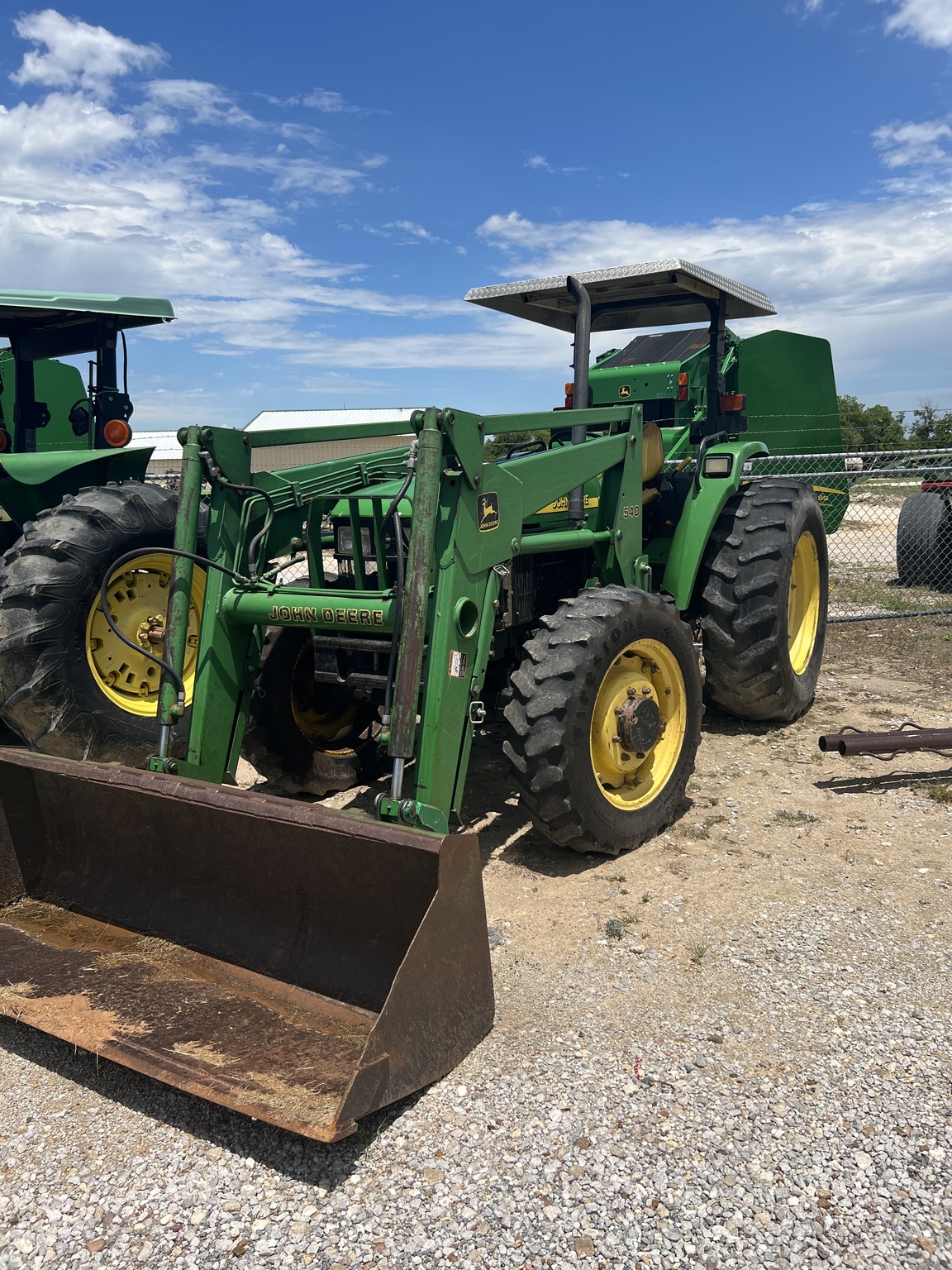 John Deere 5520 Image 1