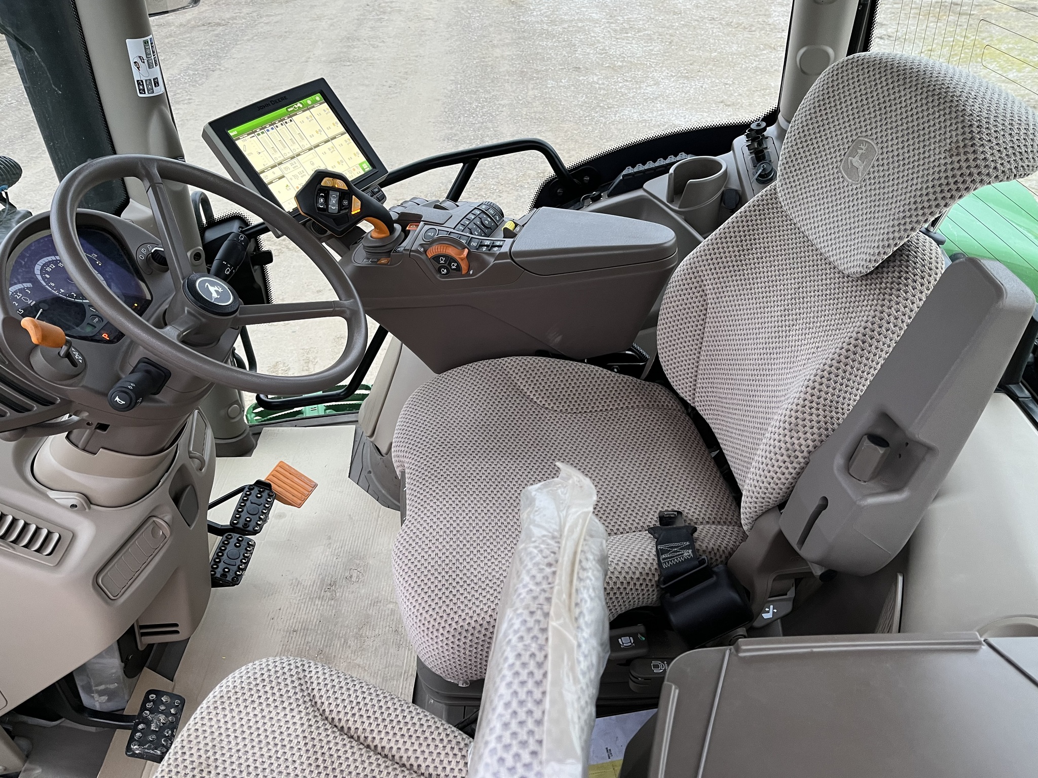 2019 John Deere 6145R Row Crop Tractors