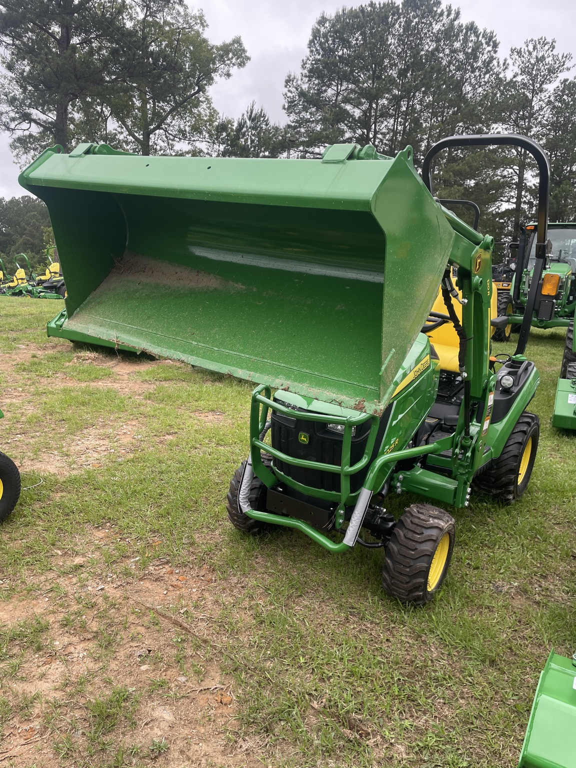 2024 John Deere 1025R Image 2