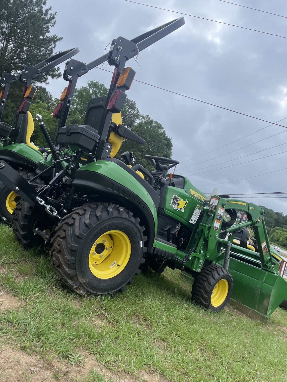 2024 John Deere 1025R Image 1